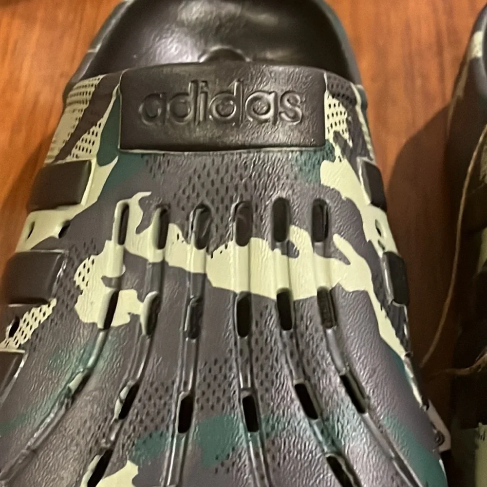 Adidas Adilette Clog Camo Camouflage shoes sandals QW1050 Mens sz 8 Women’s sz 9